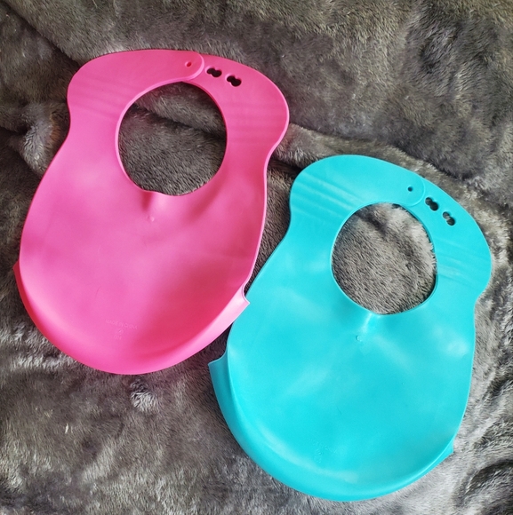 Tommee Tippee Feeding Bibs 2 pk - Picture 2 of 4
